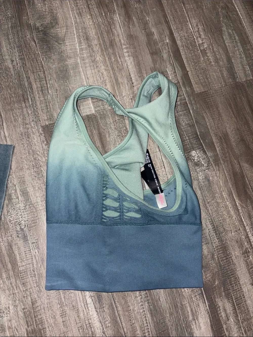 PINK Victoria's Secret Teal Ombre Sports Bra & Slate Blue Leggings - Picture 3 of 4
